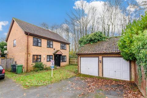 4 bedroom detached house for sale, Briar Fields, Weavering, Maidstone, Kent