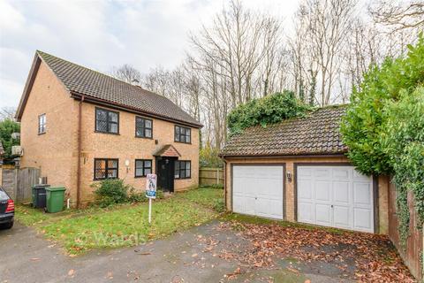 4 bedroom detached house for sale, Briar Fields, Weavering, Maidstone, Kent