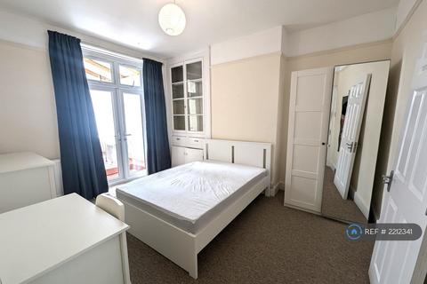 5 bedroom terraced house to rent, Gloucester Road, Bristol, BS7