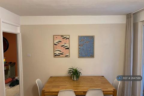 3 bedroom flat to rent, Woodseer Street, London, E1