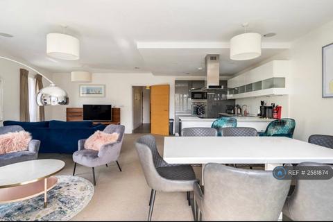 undefined, Blagrove Road, Teddington, TW11