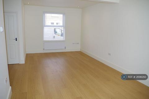 3 bedroom terraced house to rent, Roe Road, Northampton, NN1