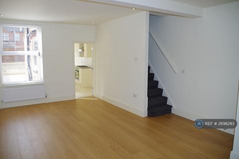 3 bedroom terraced house to rent, Roe Road, Northampton, NN1