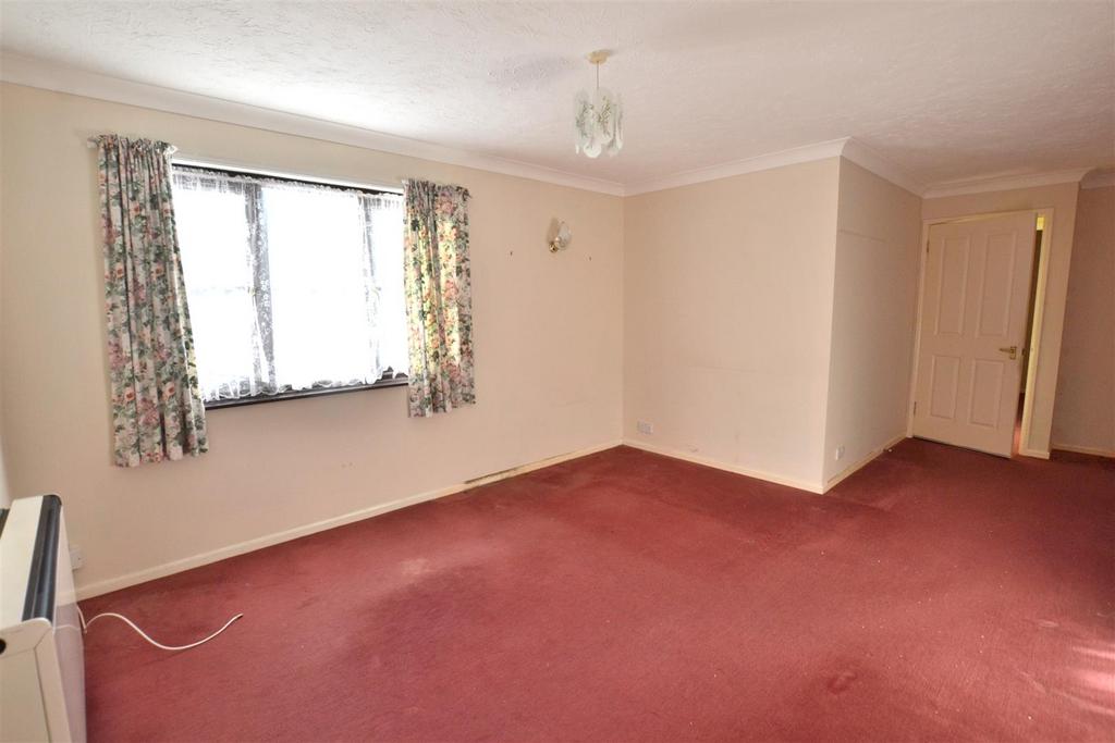 Living room 2 .JPG
