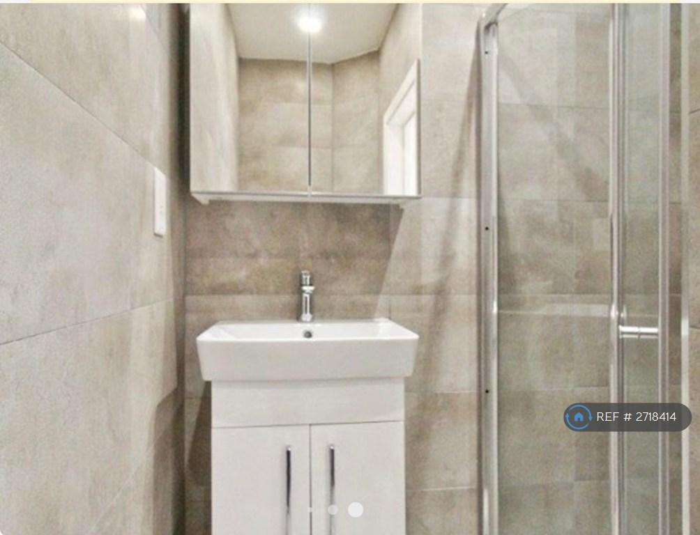 Newly Refurbished Ensuite Private Bathroom