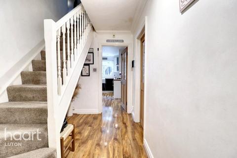 undefined, New Bedford Road, Luton