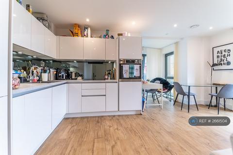 2 bedroom flat to rent, Kempton House, Staines-Upon-Thames, TW18