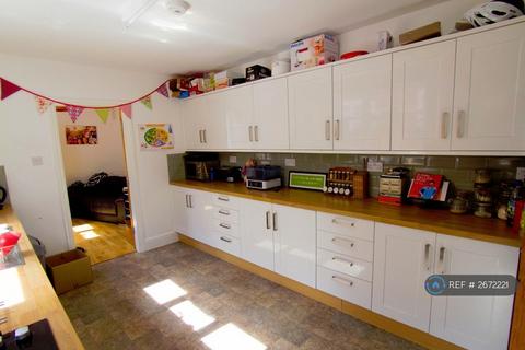 5 bedroom terraced house to rent, St. Leonards Road, Leicester, LE2