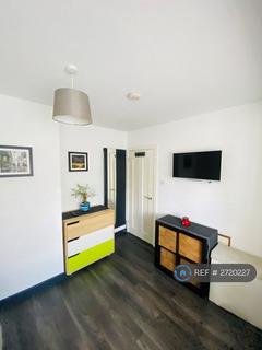 1 bedroom in a house share to rent, Willow Gardens, Reading, RG2