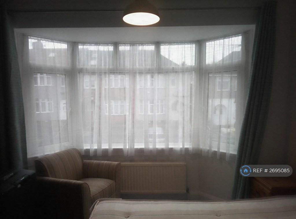 Bedroom 2, Bay