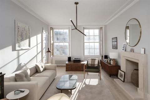 4 bedroom flat to rent, 17 Great Pulteney Street, Bath BA2