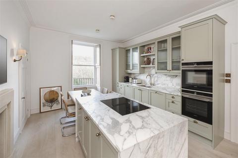 4 bedroom flat to rent, 17 Great Pulteney Street, Bath BA2