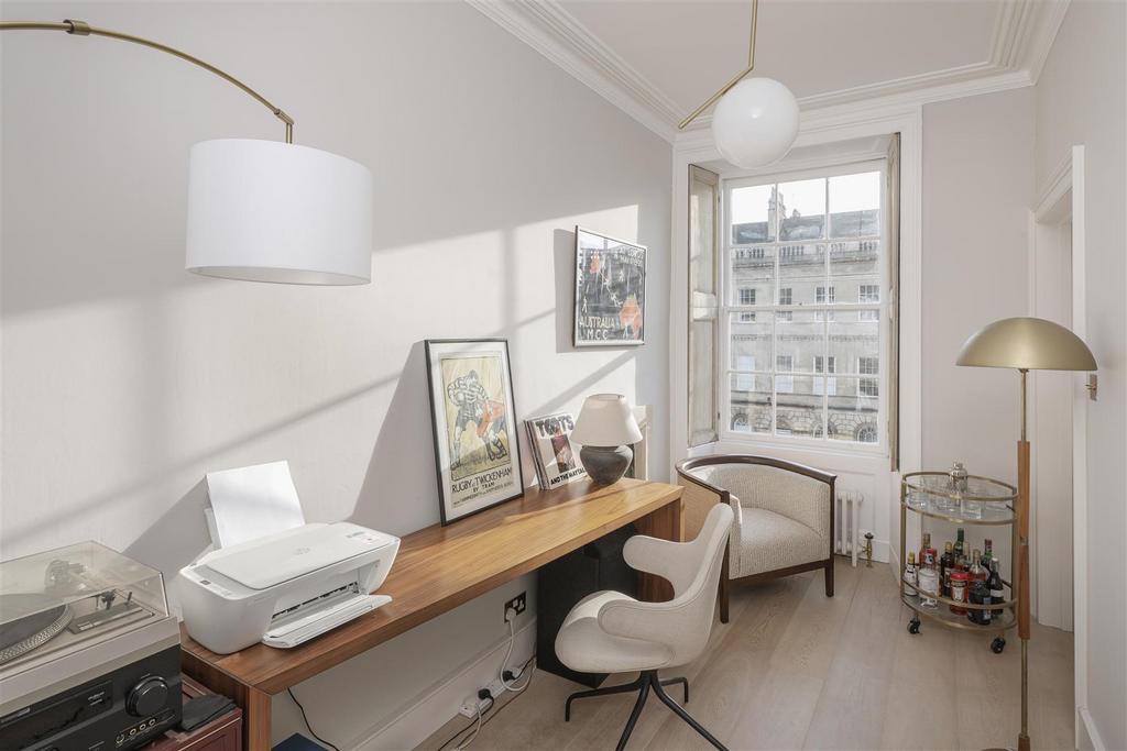 4, 17 Great Pult St ph15 copy.jpg