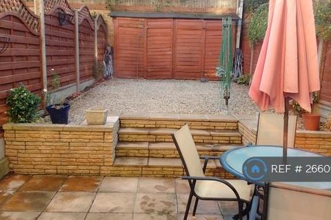 4 bedroom terraced house to rent, Mast House Terrace, London, E14