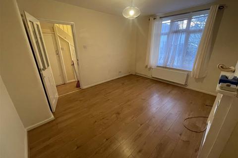 undefined, 3/4 Bedroom House with garden and own driveway - Edgware HA8