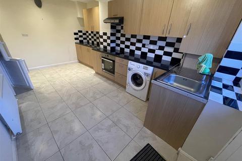 undefined, 3/4 Bedroom House with garden and own driveway - Edgware HA8