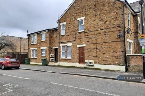 2 bedroom flat to rent, George Lane, London, SE13