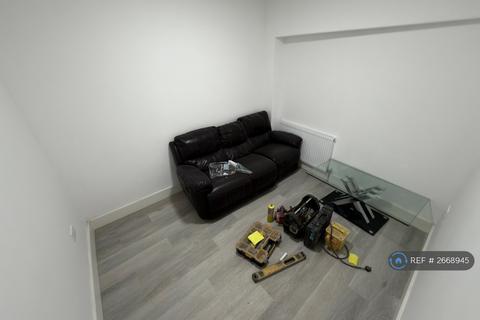 6 bedroom end of terrace house to rent, Prince Regent Lane, London, E13