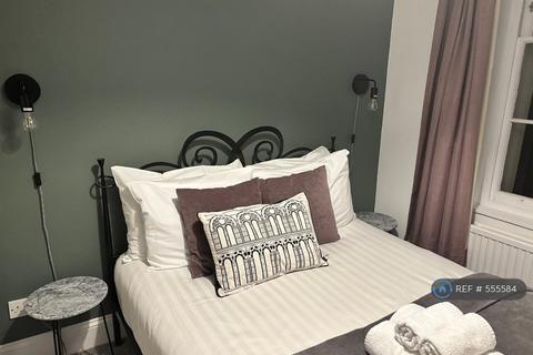 2 bedroom flat to rent, Portland Place, Brighton, BN2