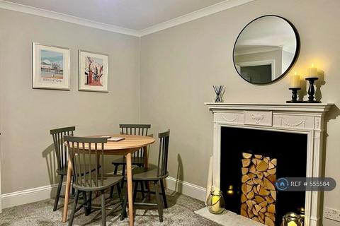 2 bedroom flat to rent, Portland Place, Brighton, BN2