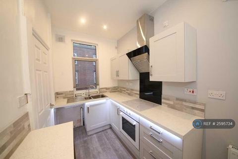 2 bedroom terraced house to rent, East Park Place, Leeds, LS9