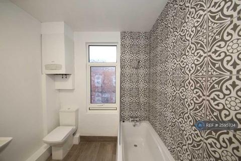 2 bedroom terraced house to rent, East Park Place, Leeds, LS9