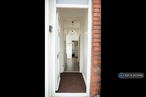 2 bedroom flat to rent, Westbourne Avenue, Gateshead, NE8