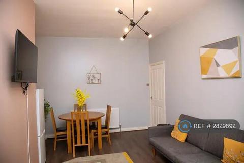 2 bedroom flat to rent, Westbourne Avenue, Gateshead, NE8