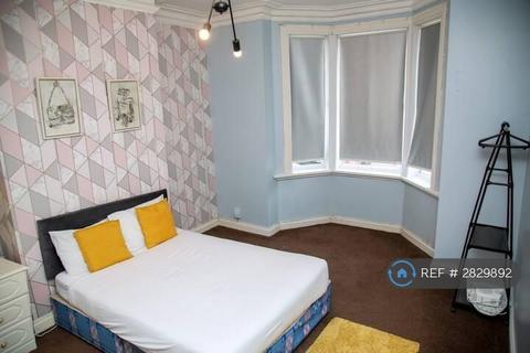 2 bedroom flat to rent, Westbourne Avenue, Gateshead, NE8
