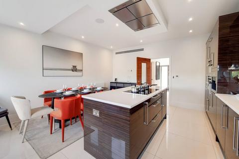3 bedroom terraced house to rent, Rainville Road, Hammersmith, London, W6