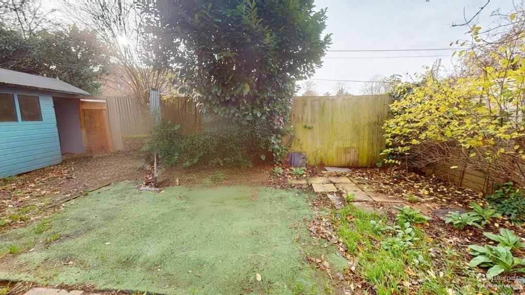 7-Long-Meadow-Close-12082025 144156 defurnished