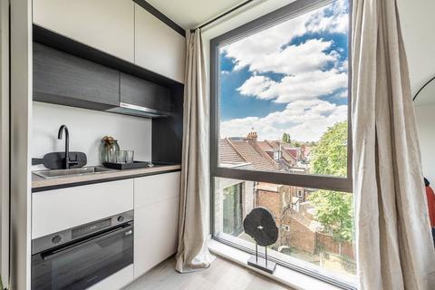 Studio to rent, Ferme House, Harrow on the Hill, Harrow, HA1