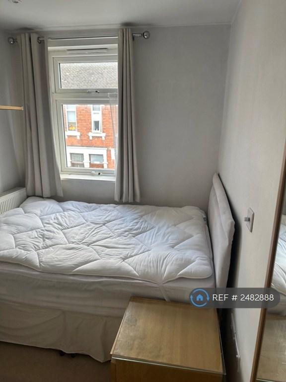 Room 5 £95 Per Week