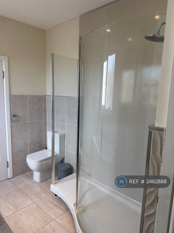 Room 6 Penthouse Ensuite