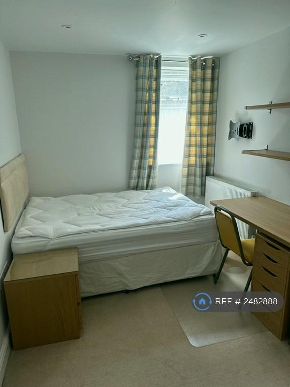 Room 2 £112 Per Week Ensuite