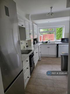 1 bedroom in a house share to rent, Front Lane, London, RM14
