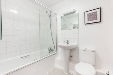 2 bedroom flat to rent, St George Wharf, Vauxhall, London, SW8