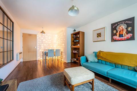 2 bedroom flat to rent, St George Wharf, Vauxhall, London, SW8