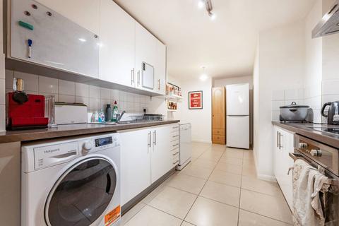 2 bedroom flat to rent, St George Wharf, Vauxhall, London, SW8
