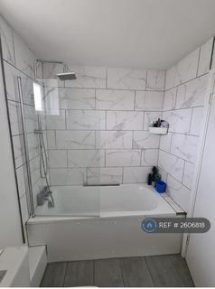 1 bedroom in a house share to rent, Priory Street, London, E3