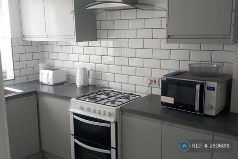 1 bedroom in a house share to rent, Priory Street, London, E3