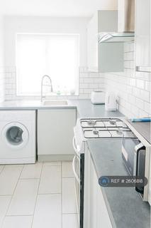 1 bedroom in a house share to rent, Priory Street, London, E3