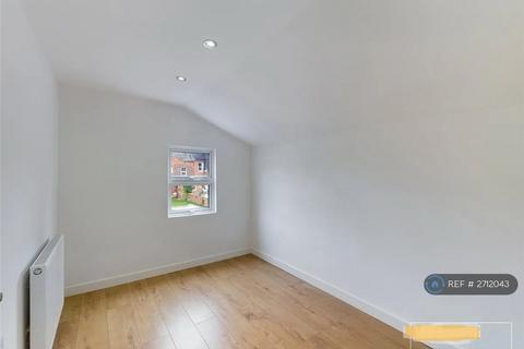 undefined, Donnington Gardens, Reading, RG1