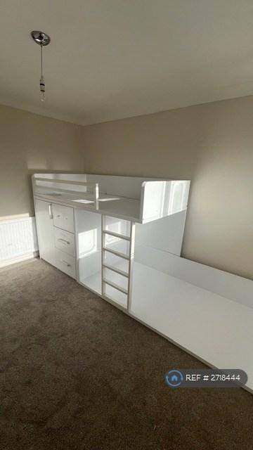 Second Bedroom With Fitted Bed (Sleeps 2)