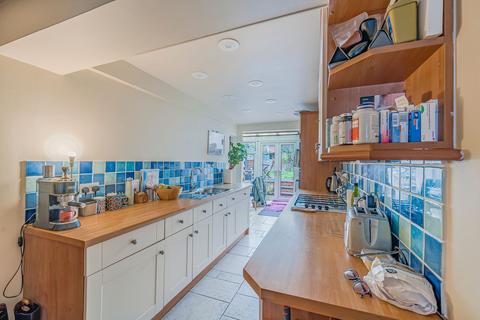 2 bedroom terraced house to rent, St. Johns Road, Winchester, SO23