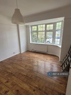 4 bedroom semi-detached house to rent, Sandhurst Drive, Ilford, IG3