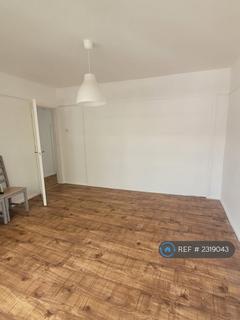4 bedroom semi-detached house to rent, Sandhurst Drive, Ilford, IG3