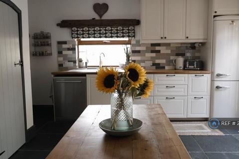 3 bedroom detached house to rent, The Cross, Walton, Lutterworth, LE17