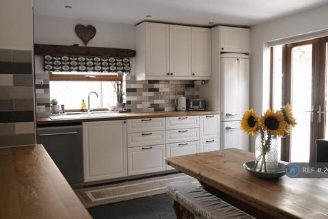 3 bedroom detached house to rent, The Cross, Walton, Lutterworth, LE17