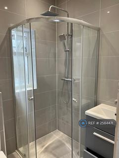 1 bedroom in a flat share to rent, Sandhurst Road, London, SE6